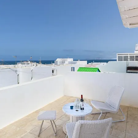 Casa La Caleta فامارا