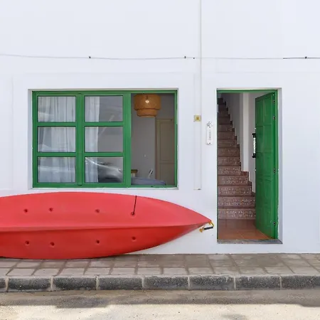 Casa La Caleta فامارا